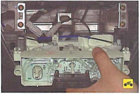 Снятие и установка блока управления отоплением, кондиционированием и вентиляцией
