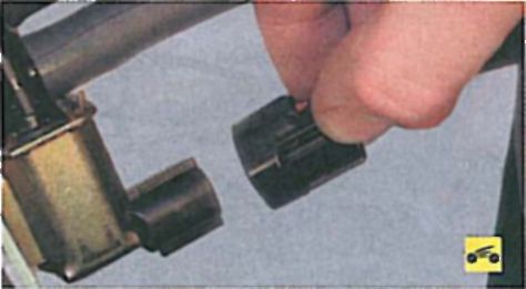 Снятие, установка и проверка клапана продувки адсорбера