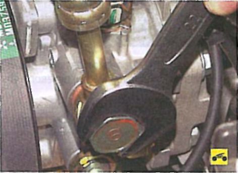Замена шлангов и трубопроводов гидроусилителя рулевого управления